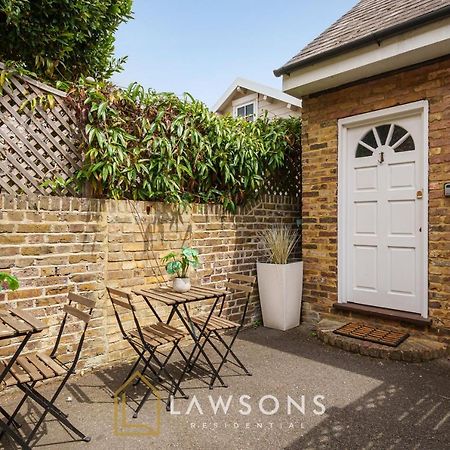 Loft Living By Lawsons With Parking Windsor Exterior foto