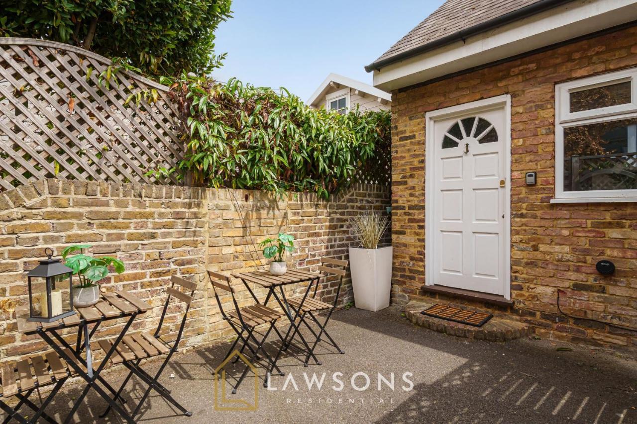 Loft Living By Lawsons With Parking Windsor Exterior foto